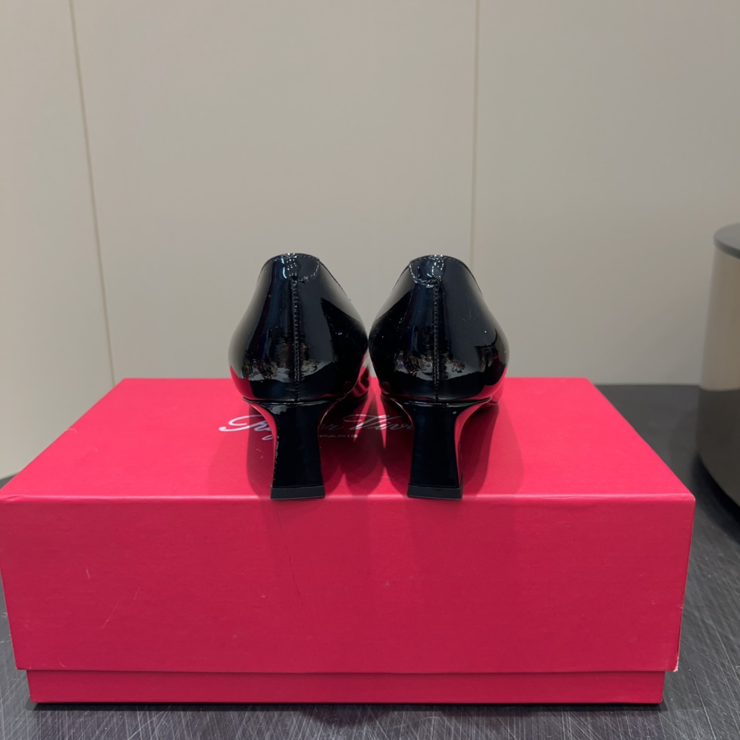 Women's high heels